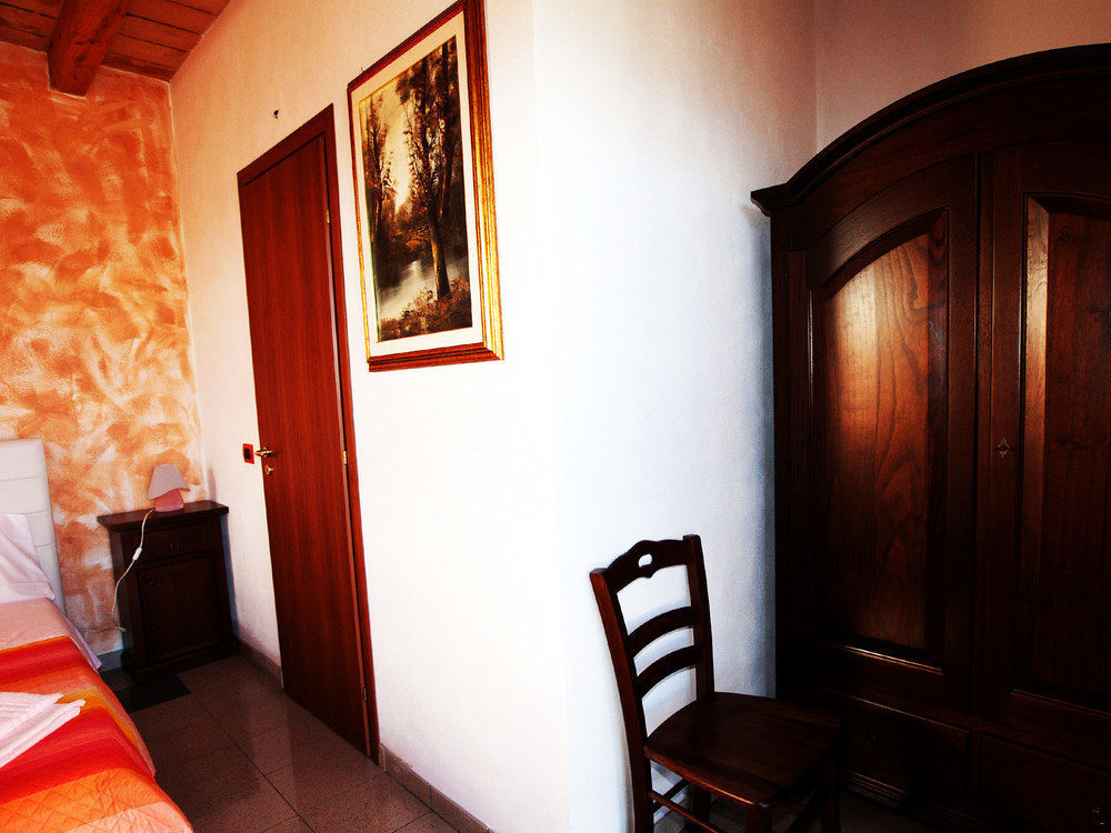 La Casa Rossa Country House Frühstückspension 3*